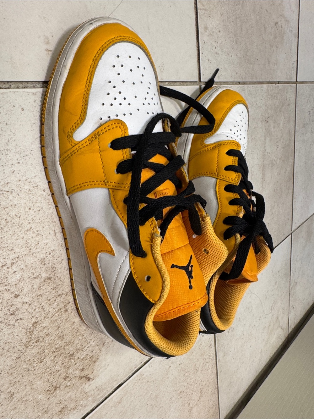 Air Jordan 1 Low ‘Taxi’